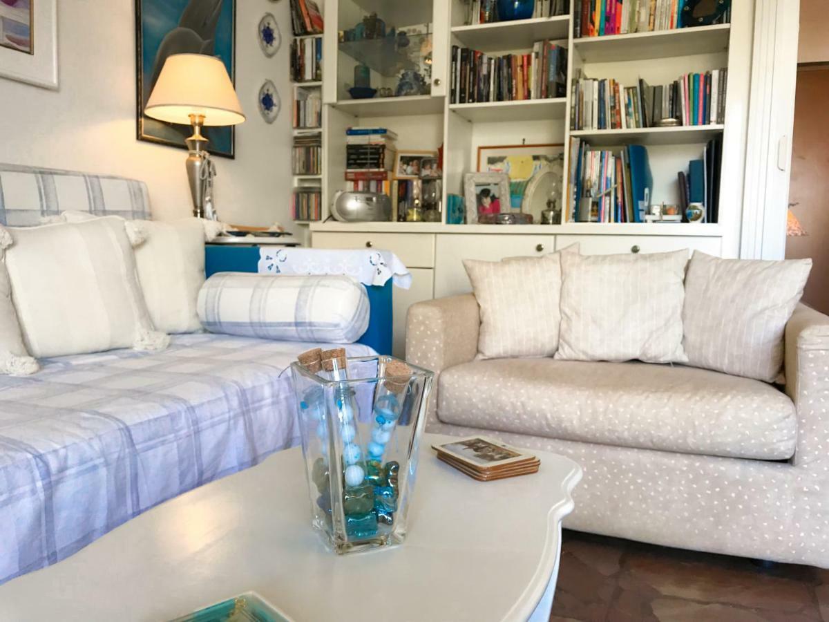 Kerry'S Cosy Apartment Vári 外观 照片