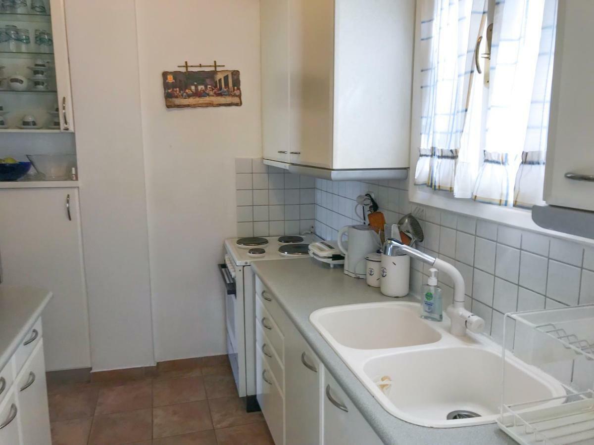 Kerry'S Cosy Apartment Vári 外观 照片