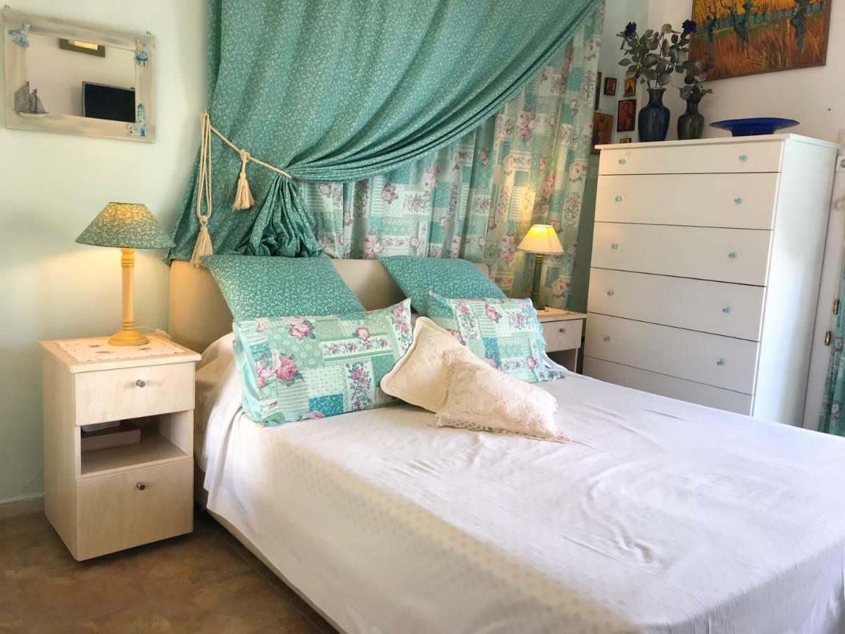 Kerry'S Cosy Apartment Vári 外观 照片